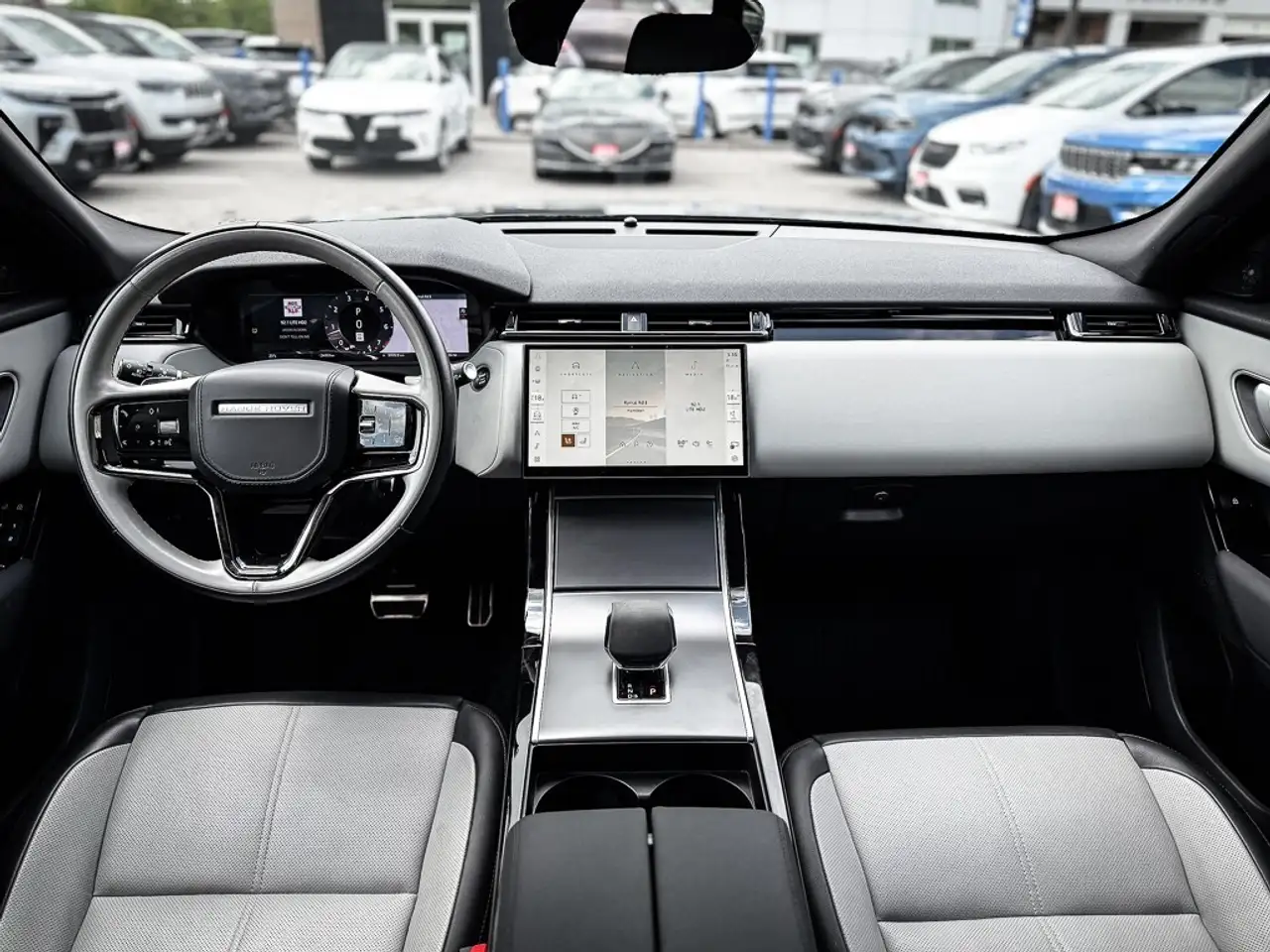 Land Rover Range Rover Velar - Image 13