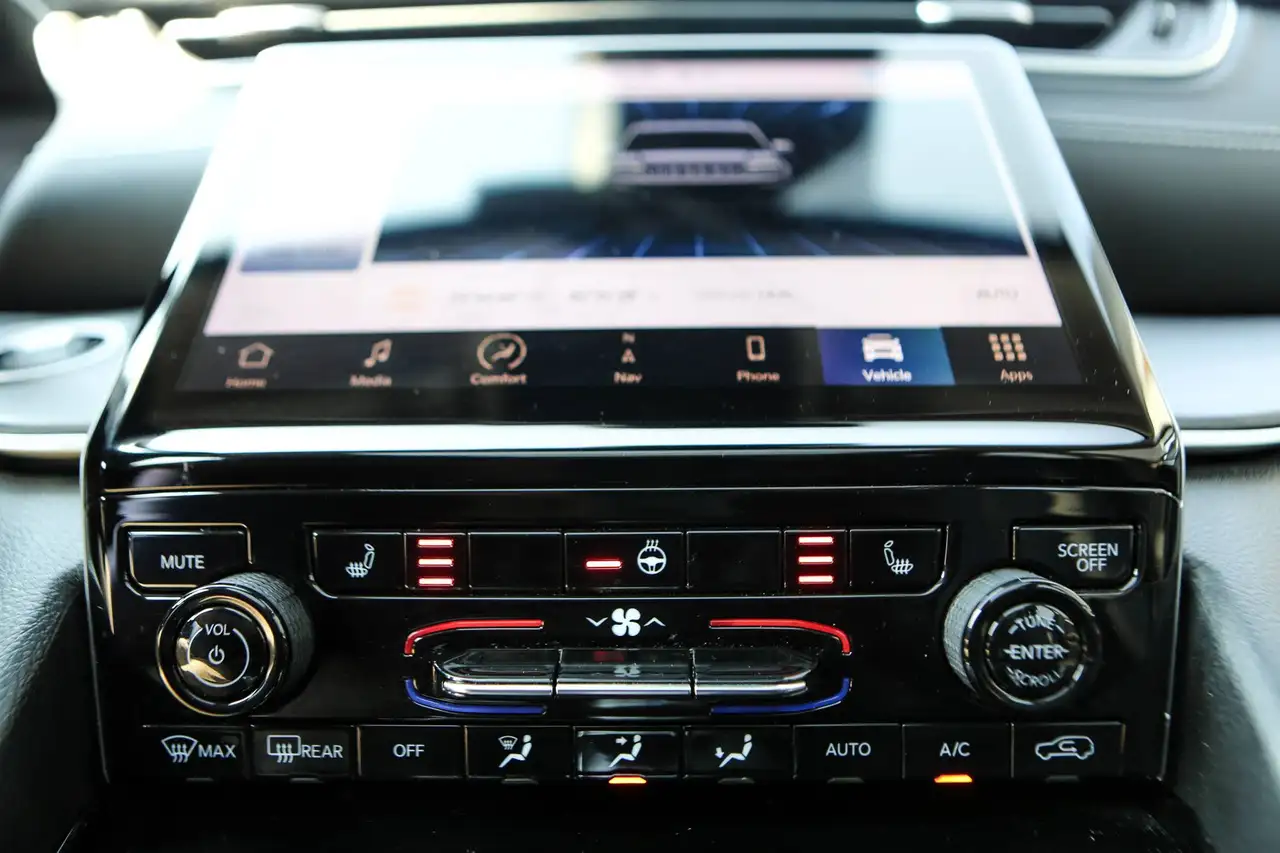 Jeep Grand Cherokee - Image 24