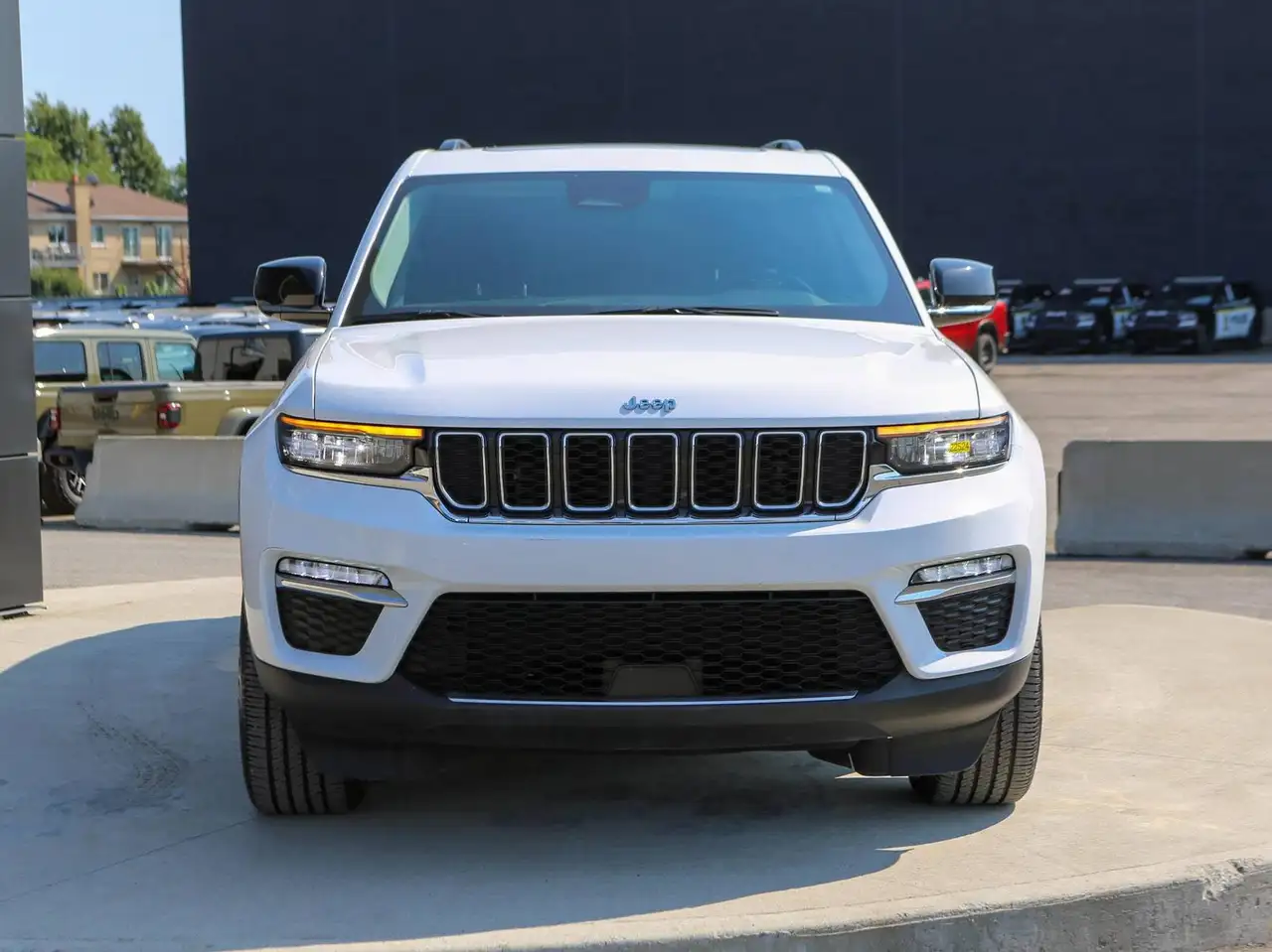 Jeep Grand Cherokee - Image 10
