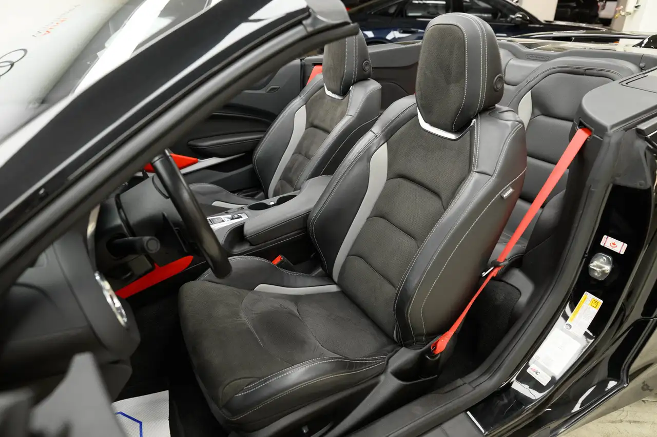 Chevrolet Camaro - Image 19