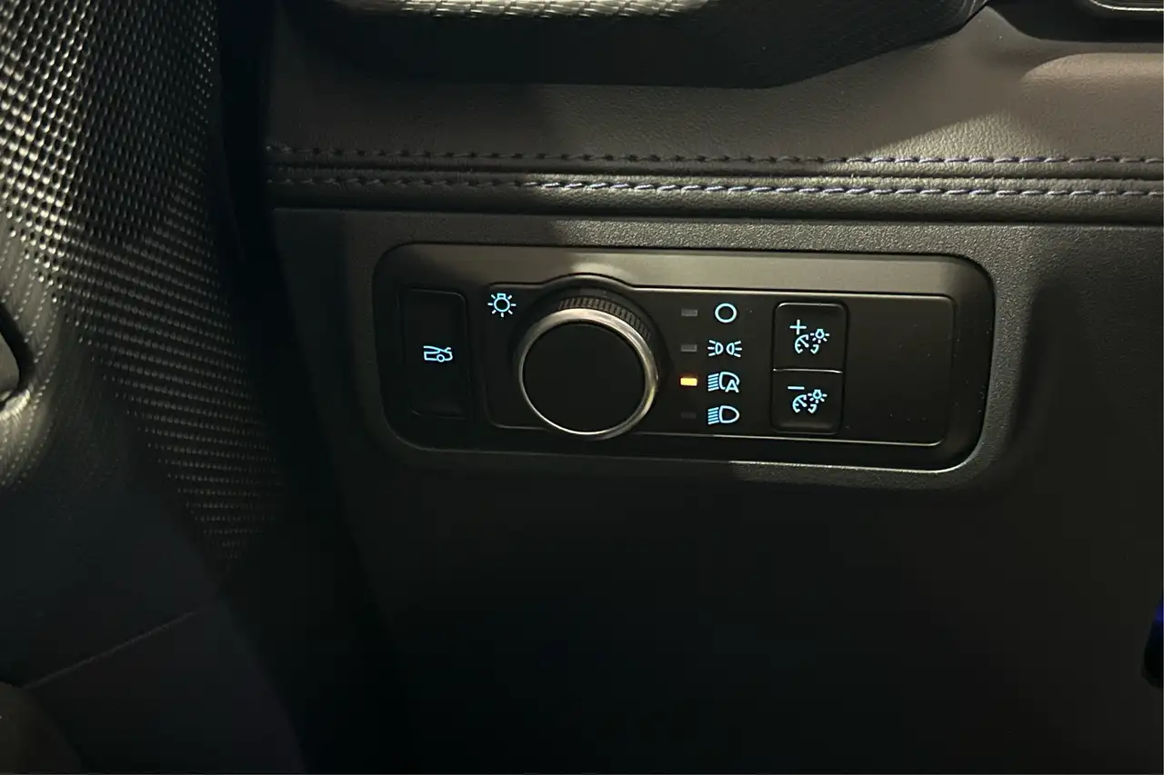 Ford Mustang - Image 19