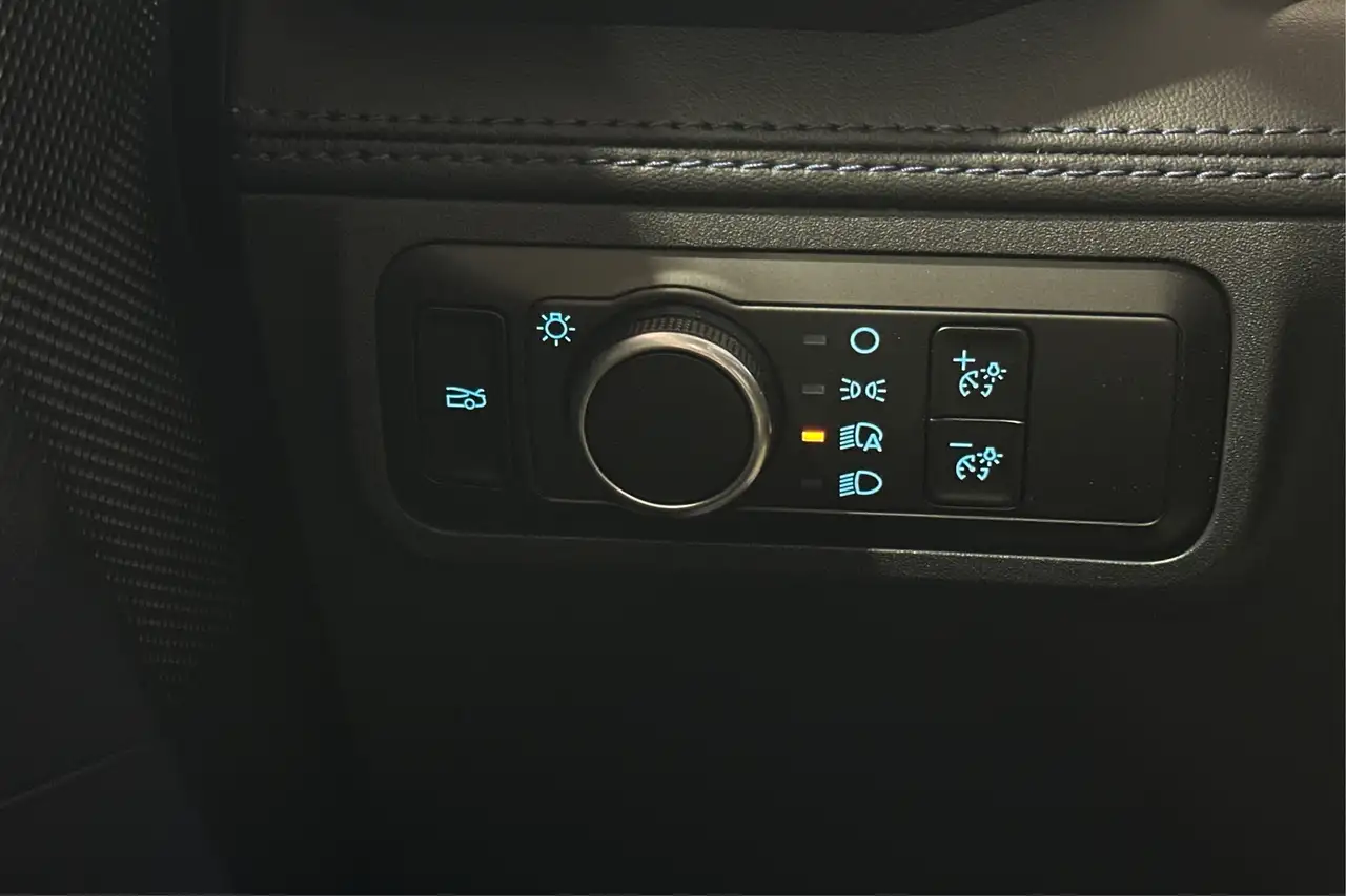 Ford Mustang - Image 33