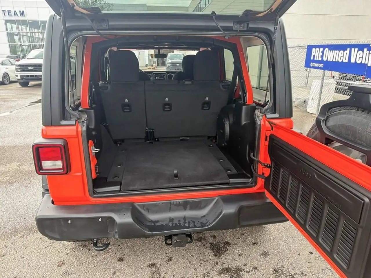 Jeep Wrangler - Image 12