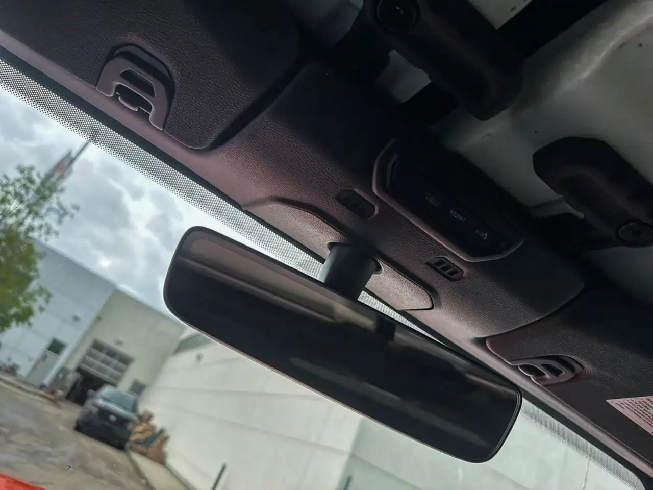 Jeep Wrangler - Image 21
