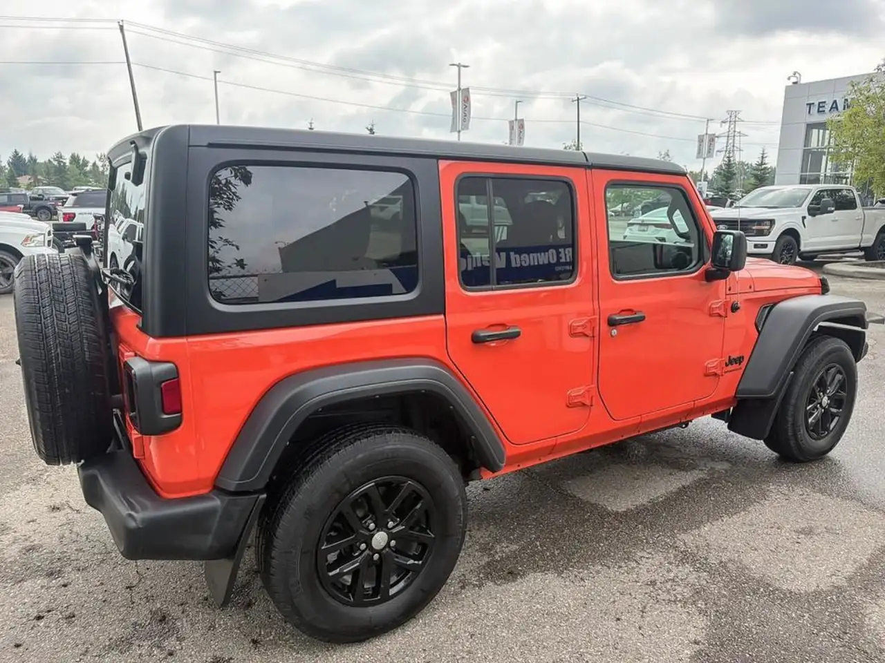 Jeep Wrangler - Image 25