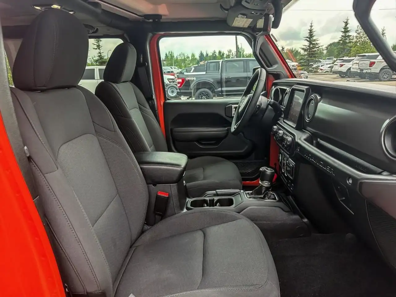 Jeep Wrangler - Image 22