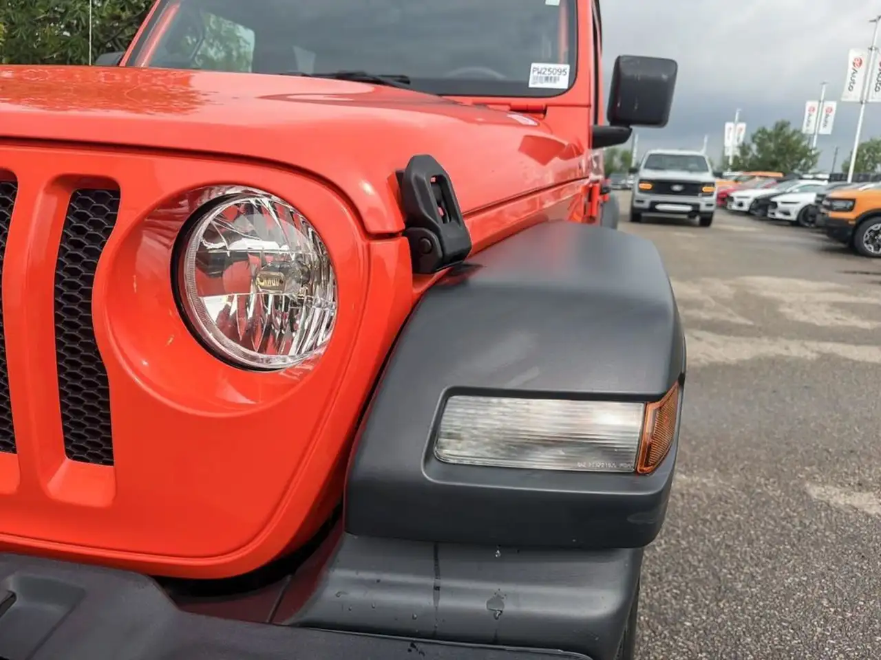 Jeep Wrangler - Image 8