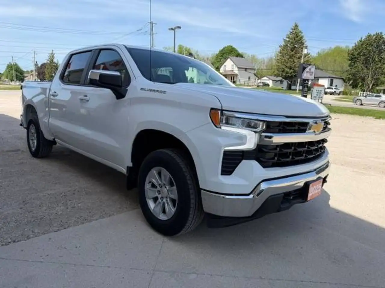 Chevrolet Silverado 1500 - Image 3