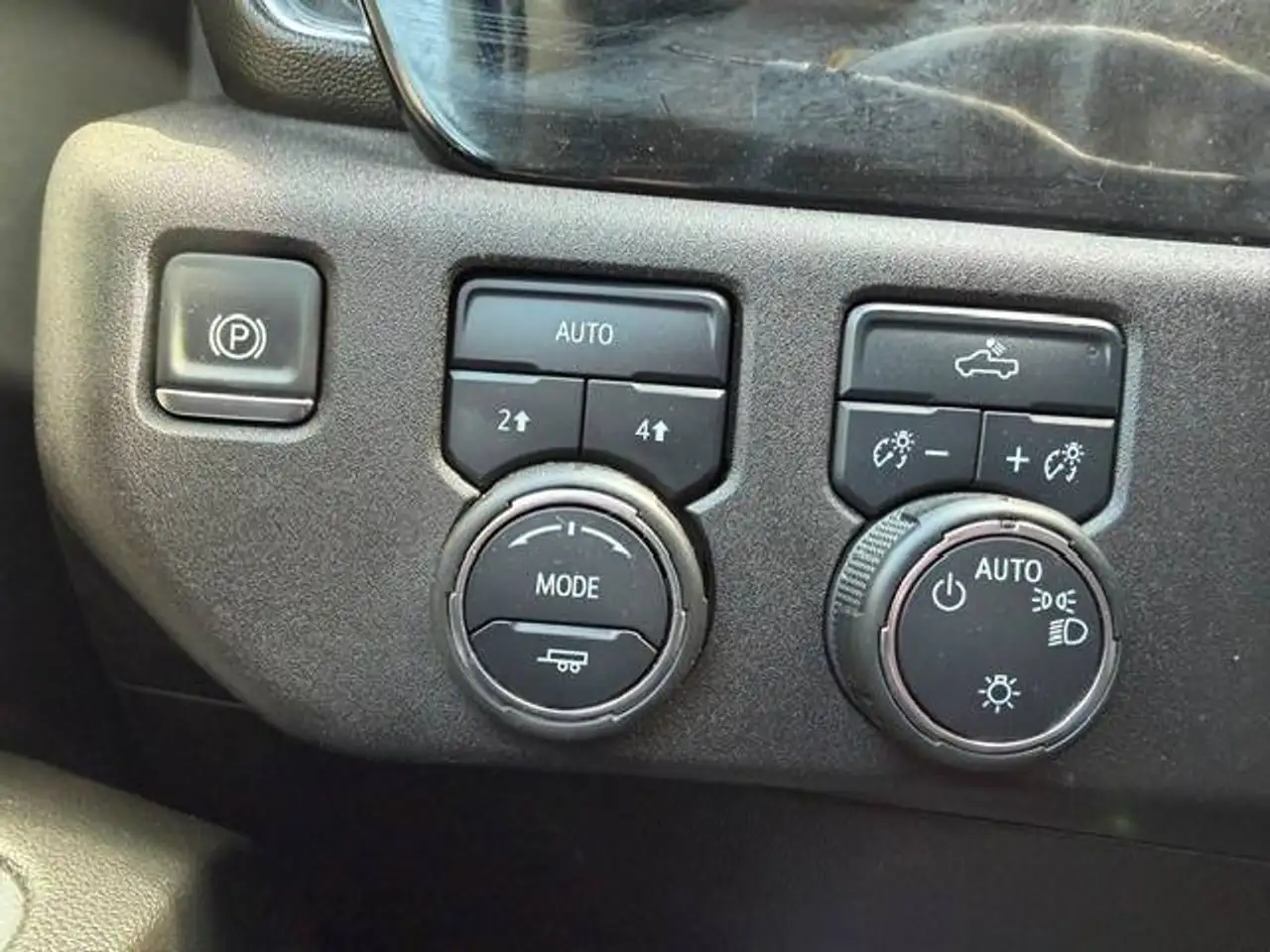 Chevrolet Silverado 1500 - Image 15