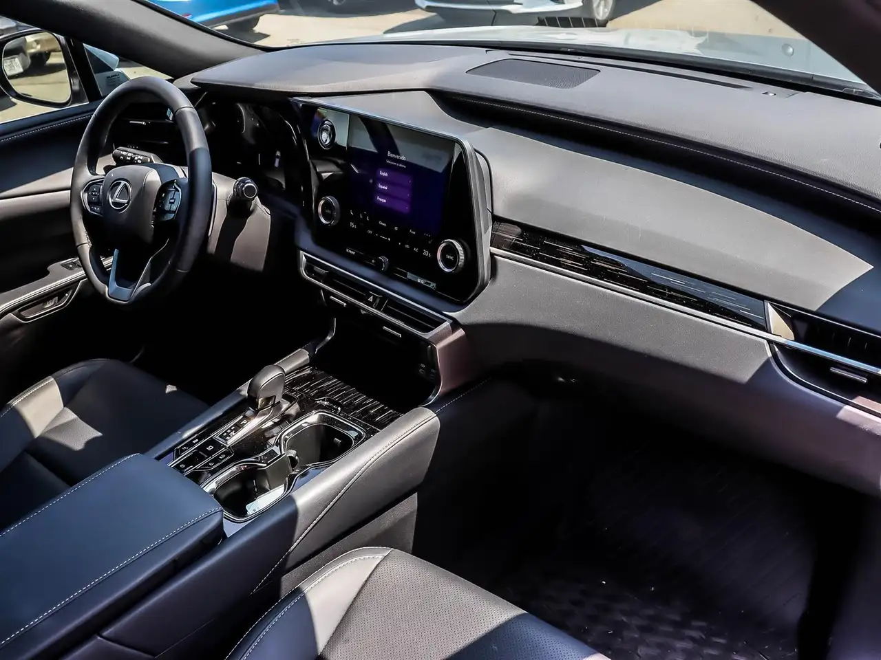 Lexus RX - Image 14