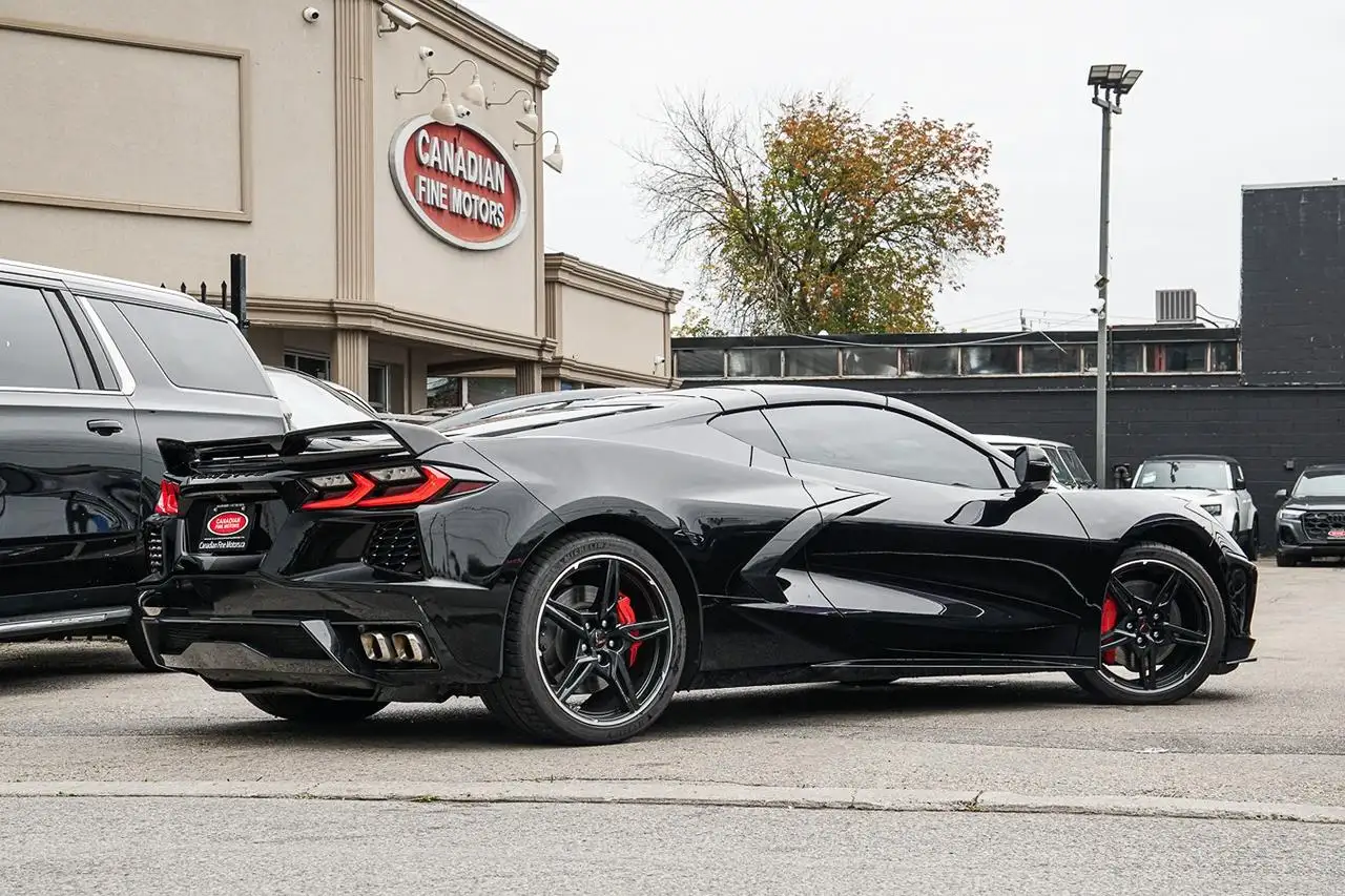 Chevrolet Corvette - Image 14