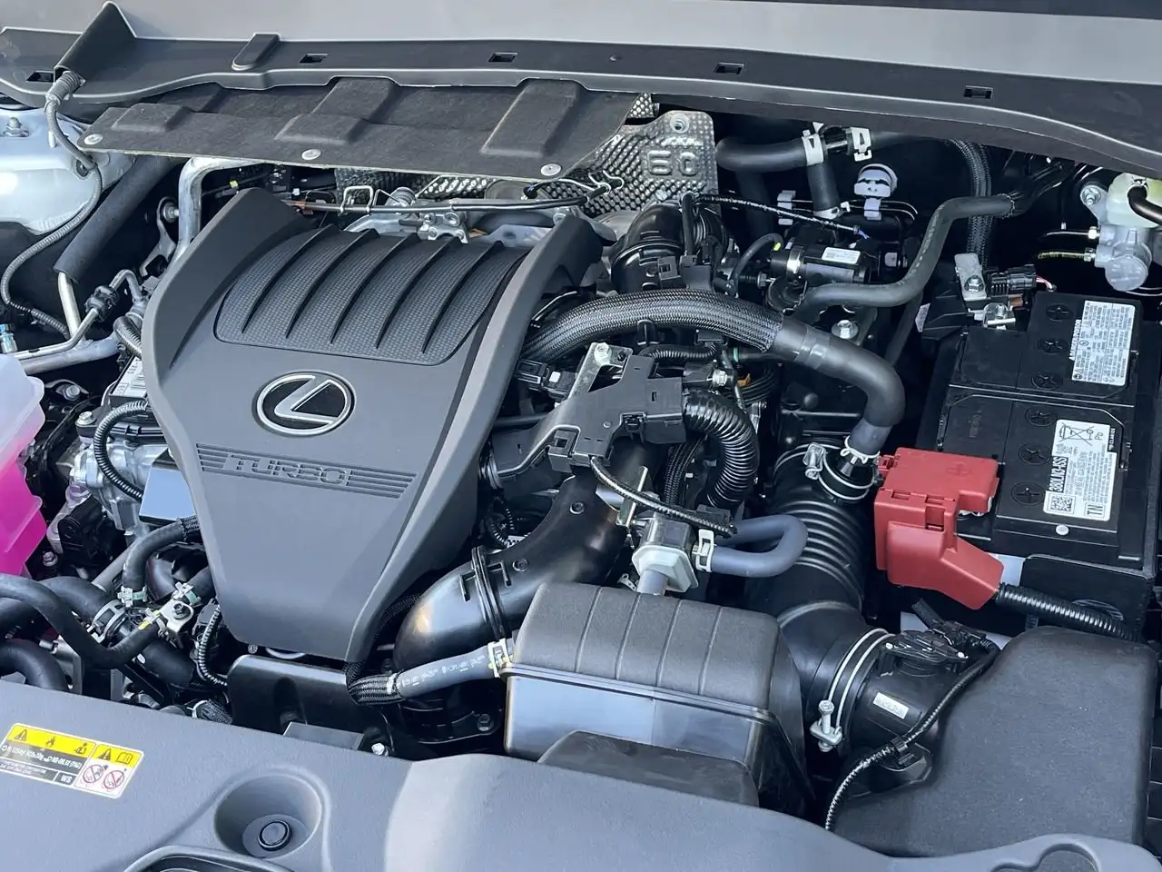 Lexus TX - Image 35