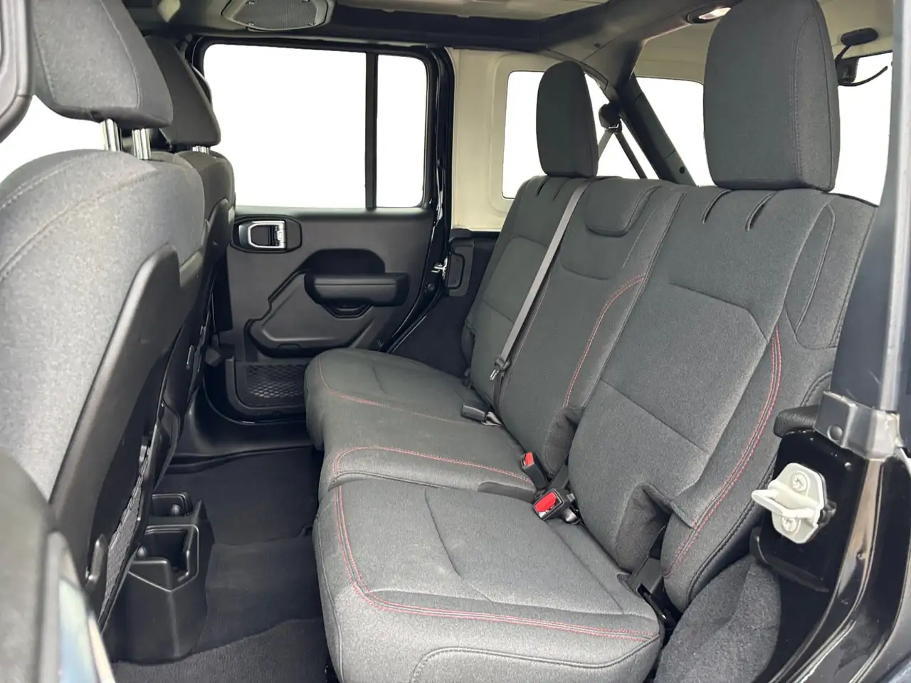 Jeep Wrangler - Image 16