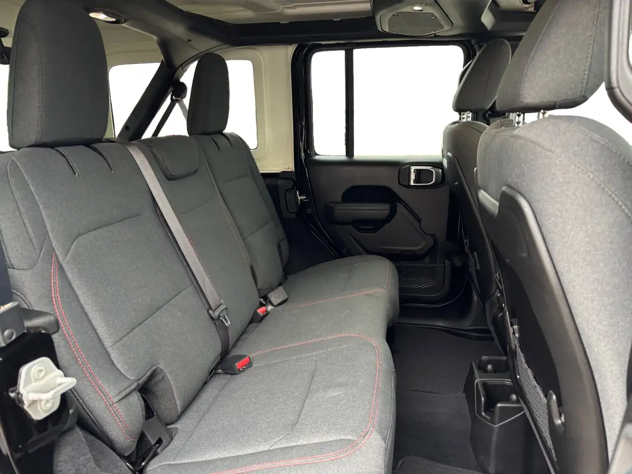Jeep Wrangler - Image 18