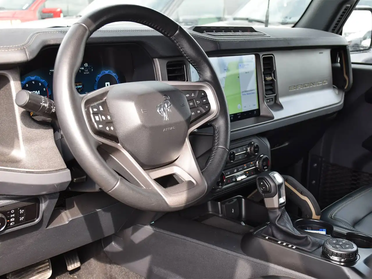 Ford Bronco - Image 11