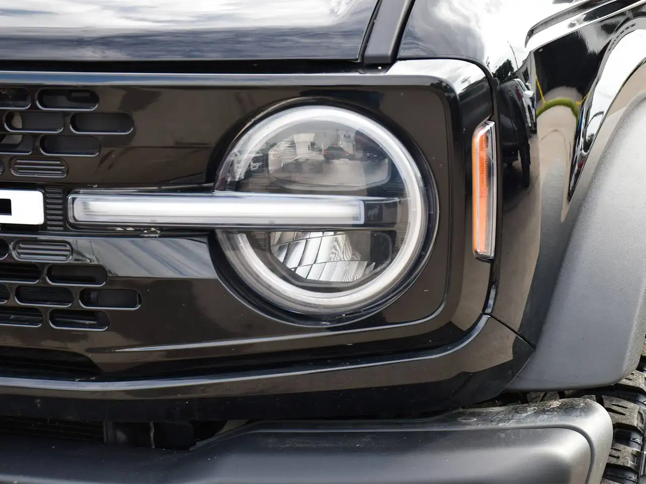 Ford Bronco - Image 6