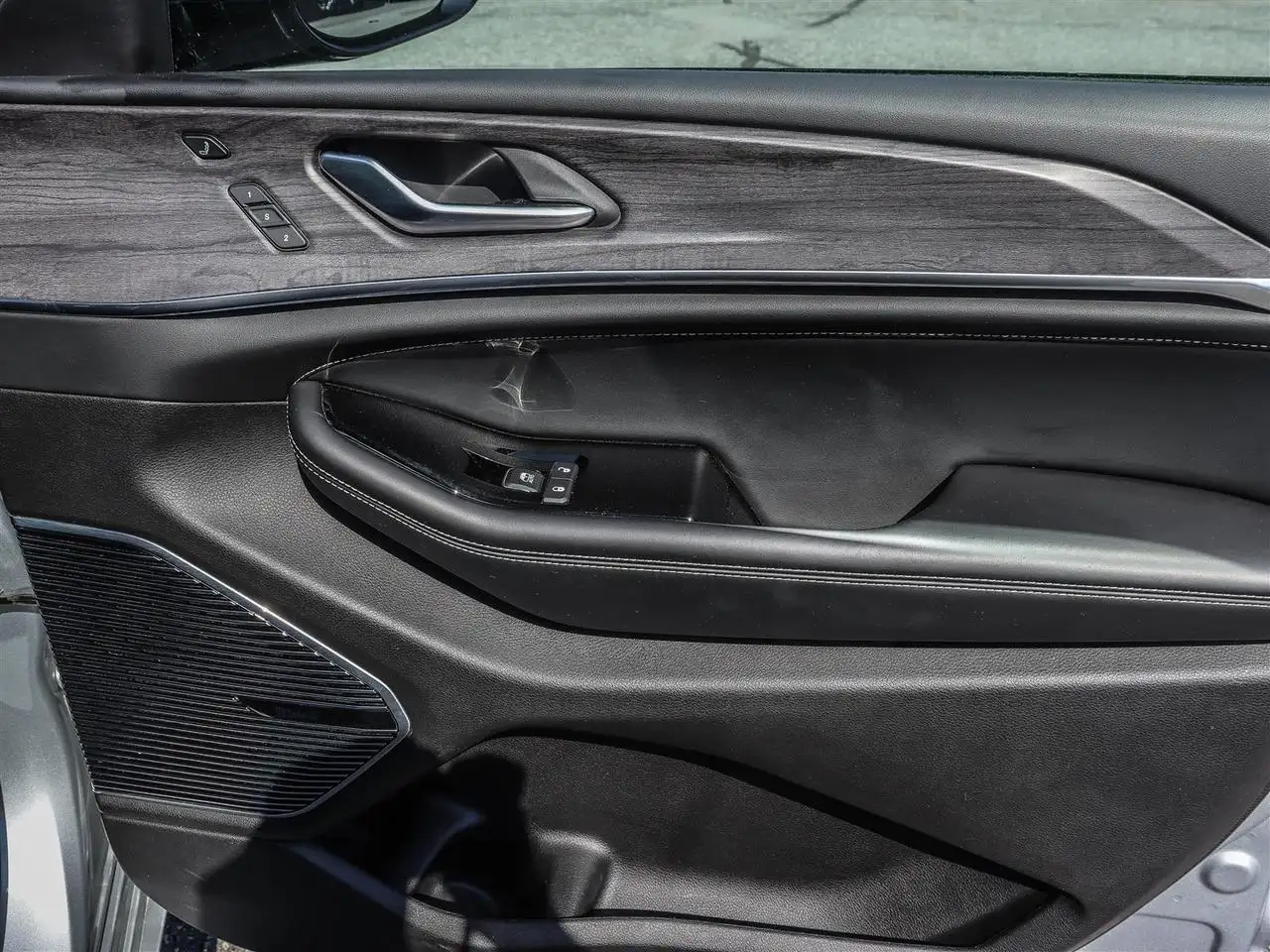 Jeep Grand Cherokee - Image 20
