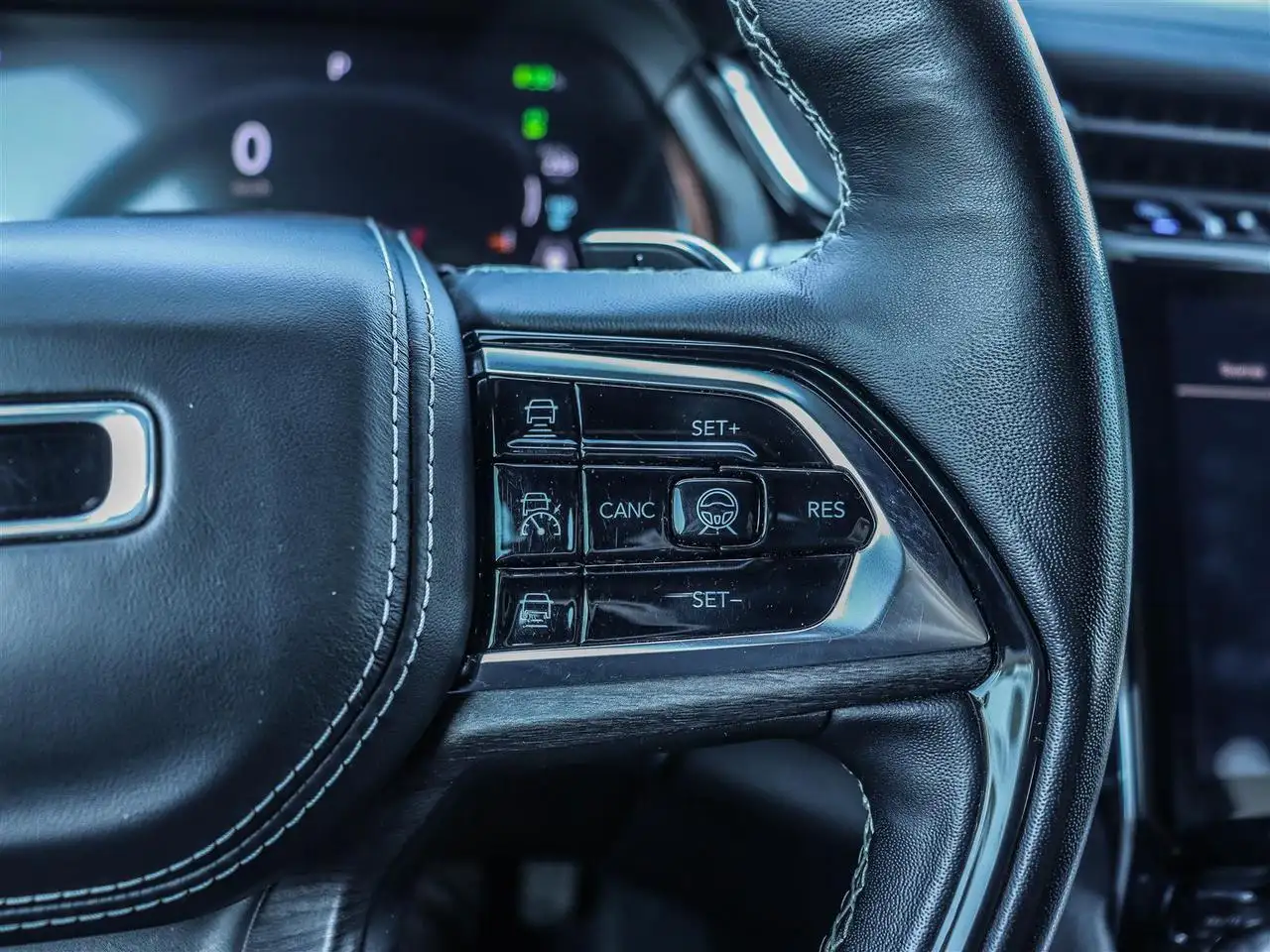 Jeep Grand Cherokee - Image 31