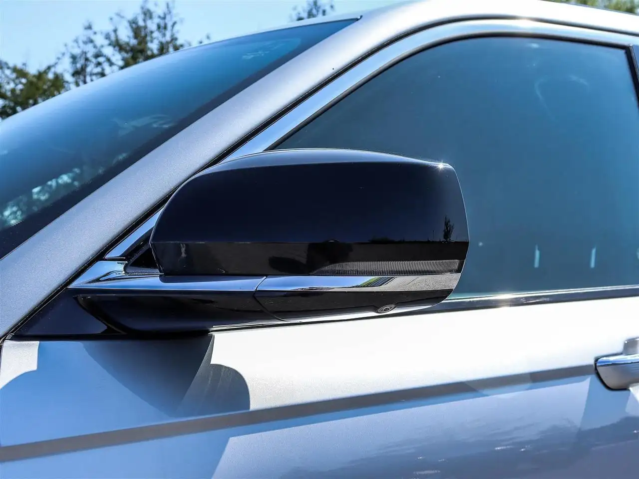 Jeep Grand Cherokee - Image 28
