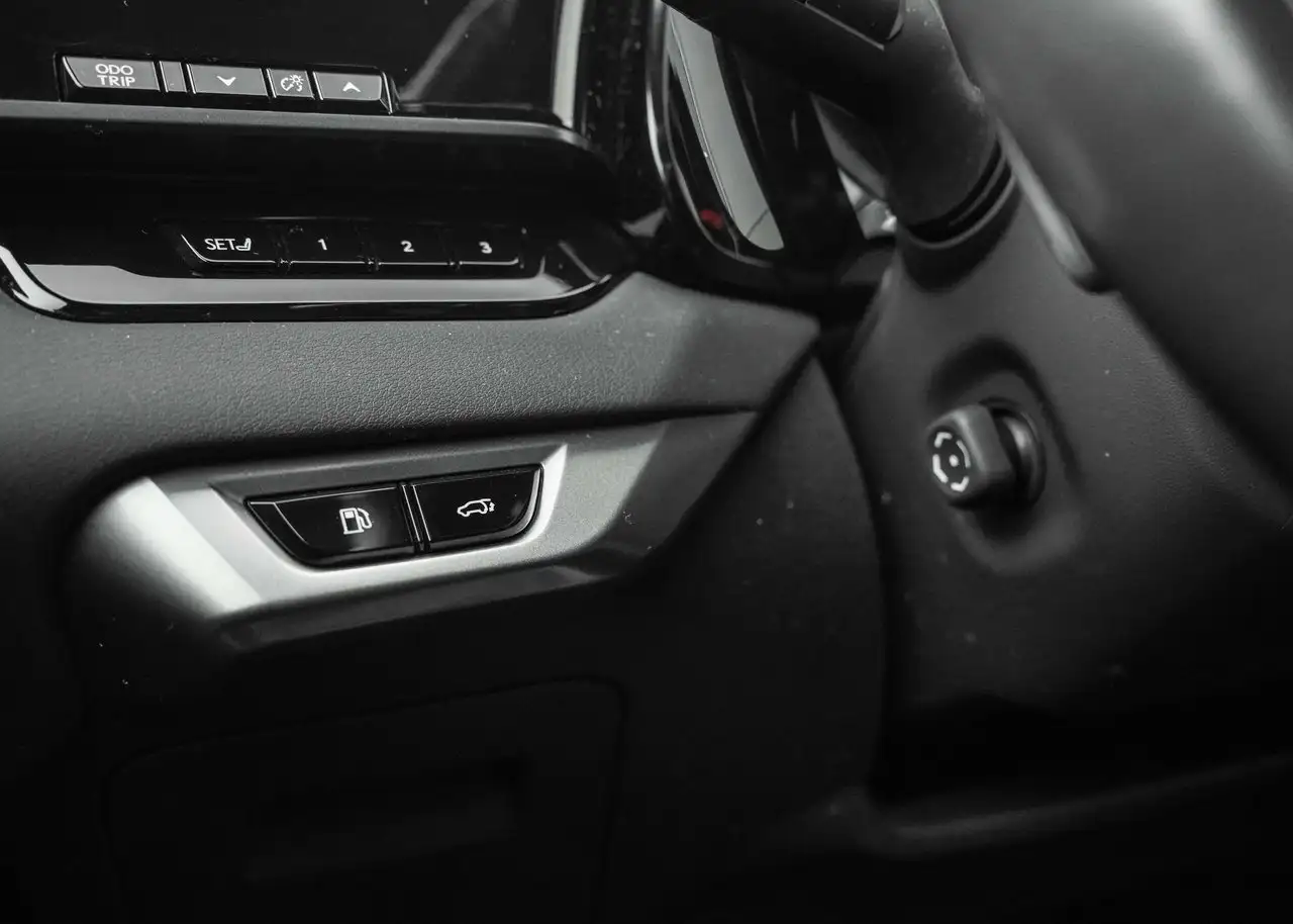 Lexus RX 350h - Image 15