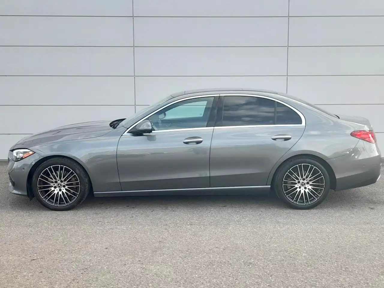Mercedes-Benz C-Class - Image 10