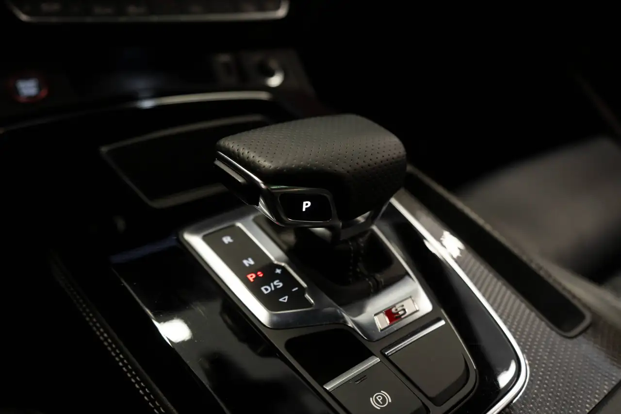 Audi SQ5 - Image 22