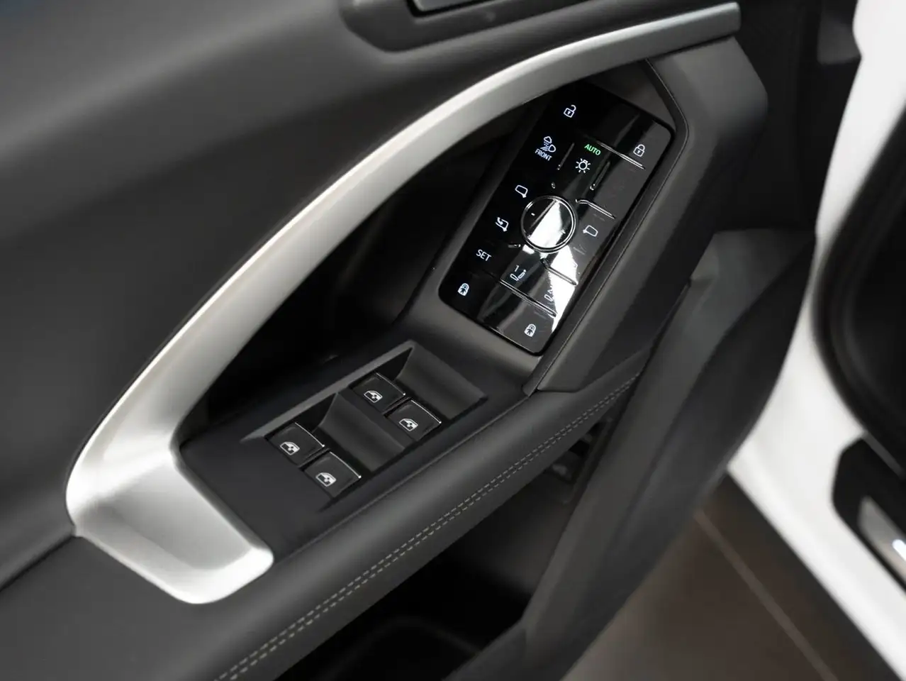 Audi Q5 - Image 16