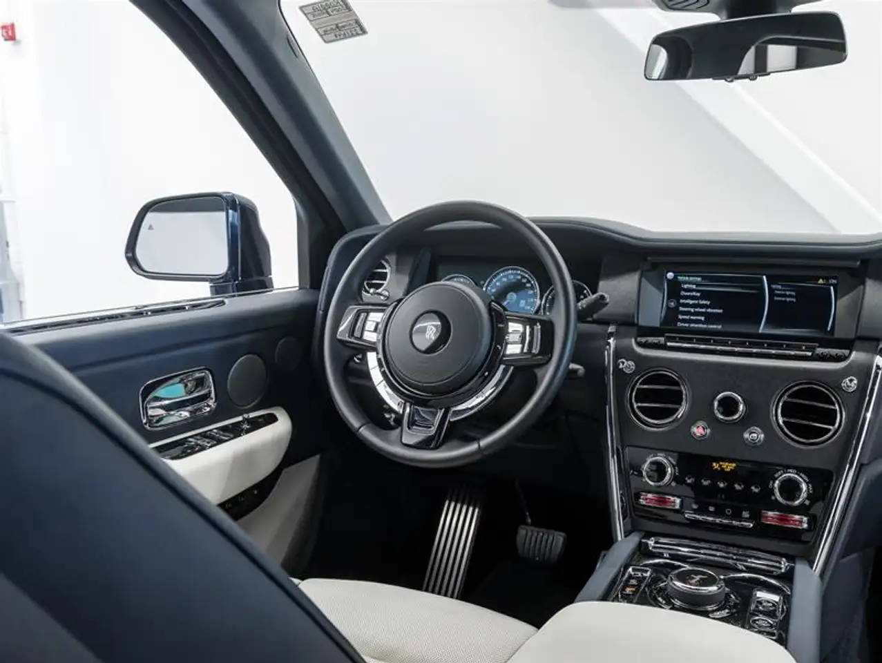 Rolls-Royce Cullinan - Image 41