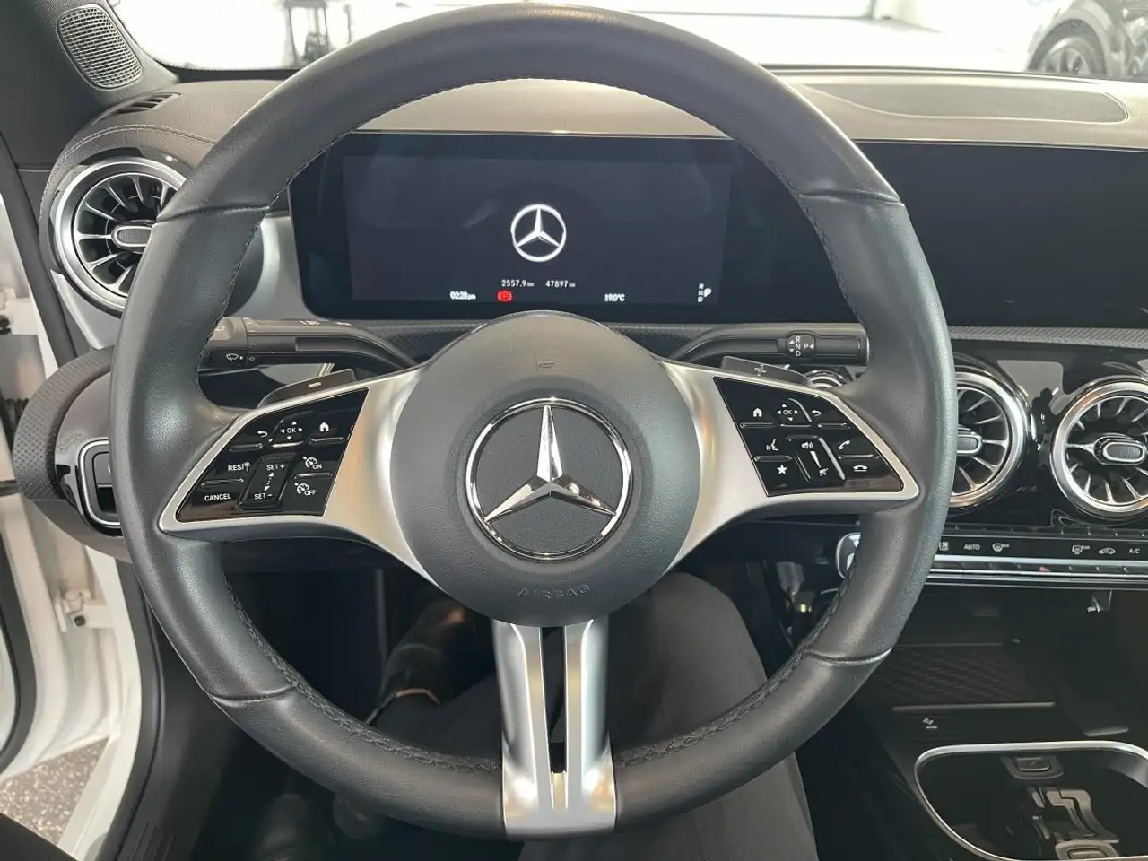 Mercedes-Benz CLA - Image 15