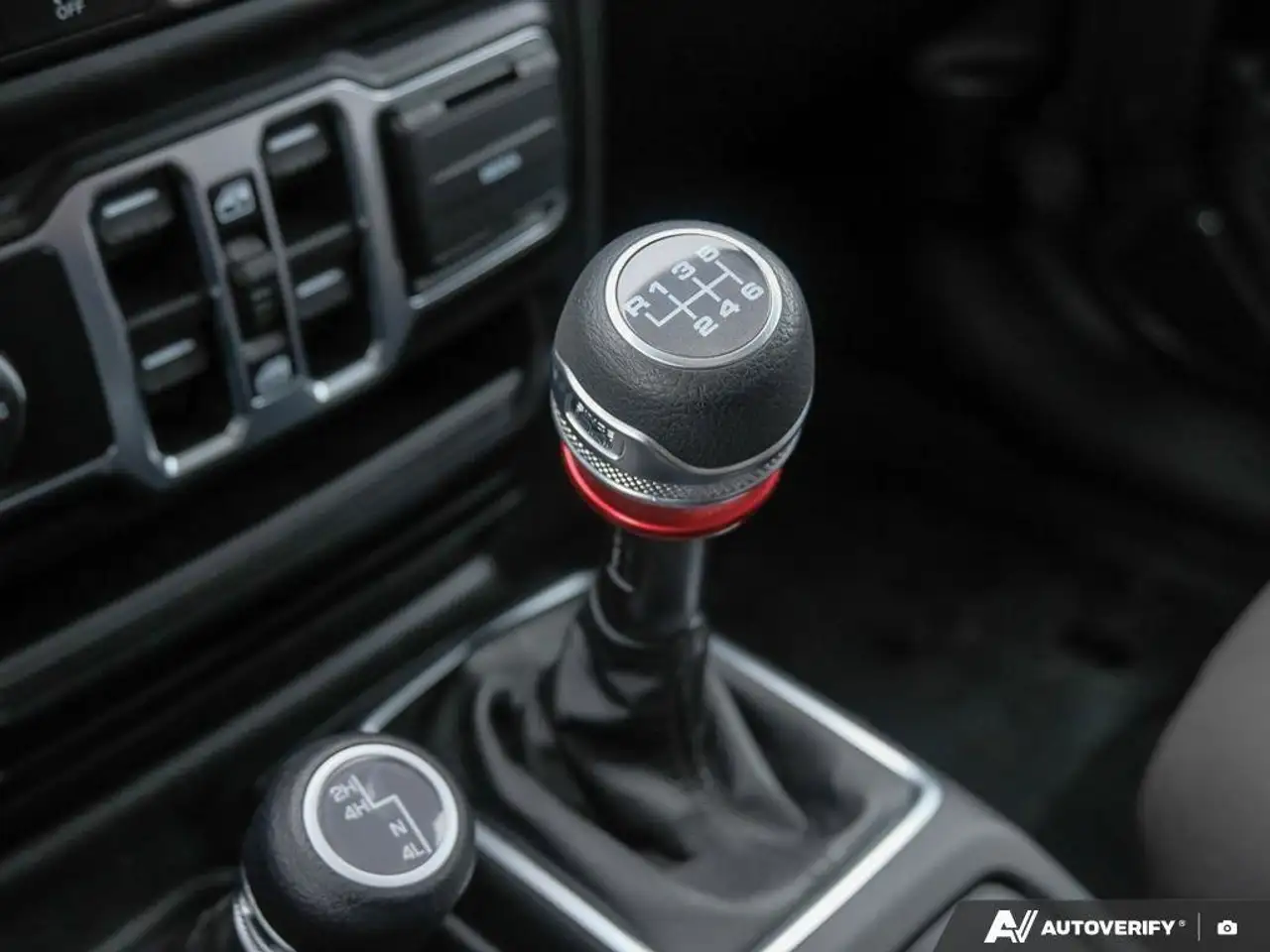 Jeep Wrangler - Image 18