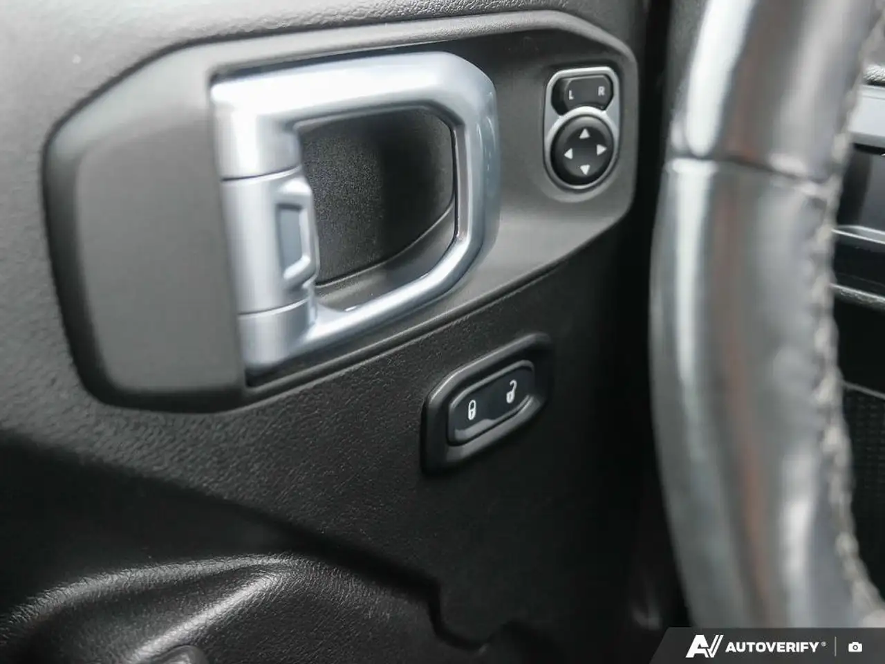 Jeep Wrangler - Image 16