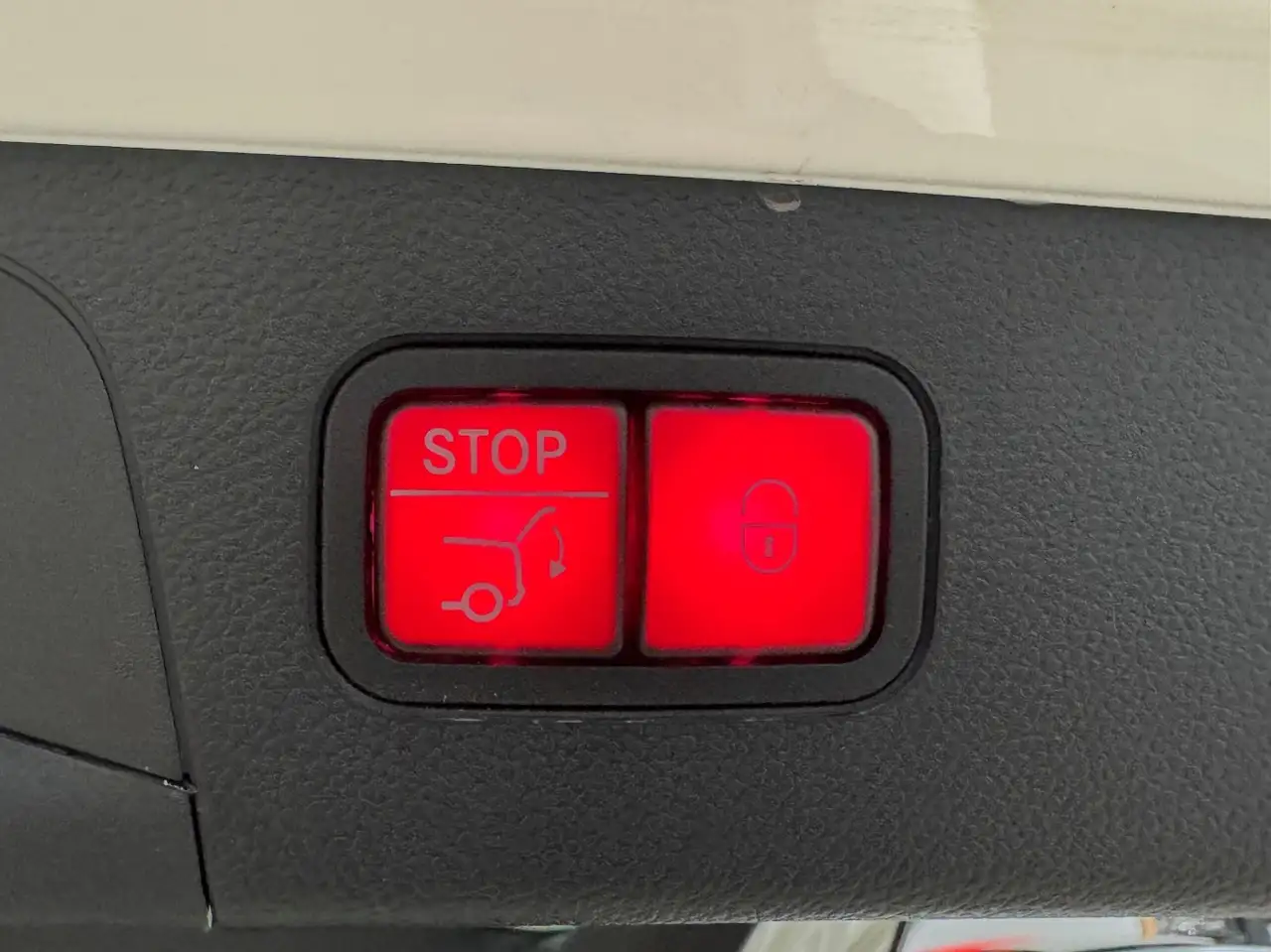 Mercedes-Benz GLC - Image 34