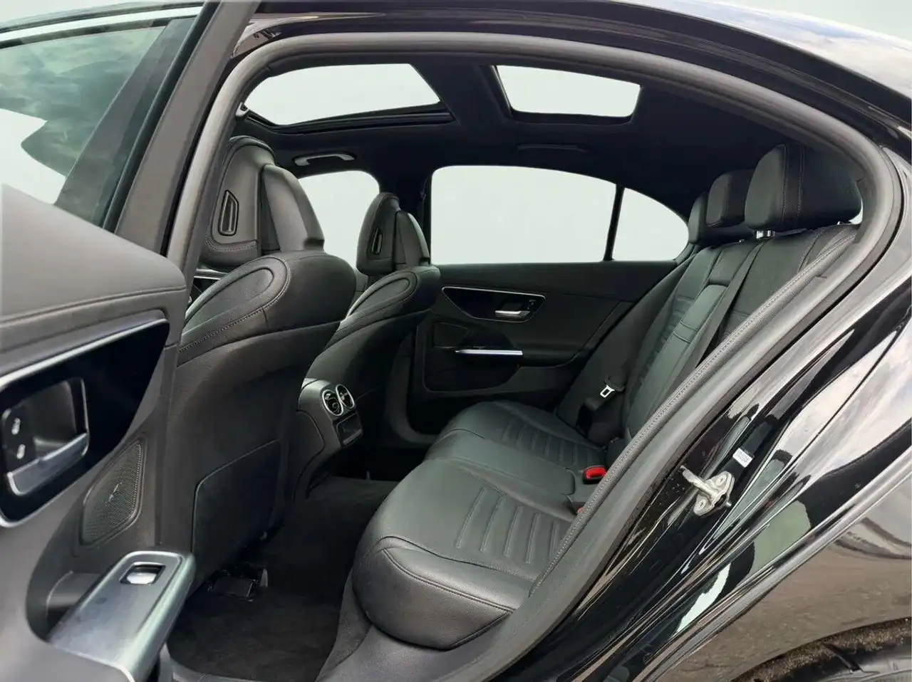 Mercedes-Benz C-Class - Image 9