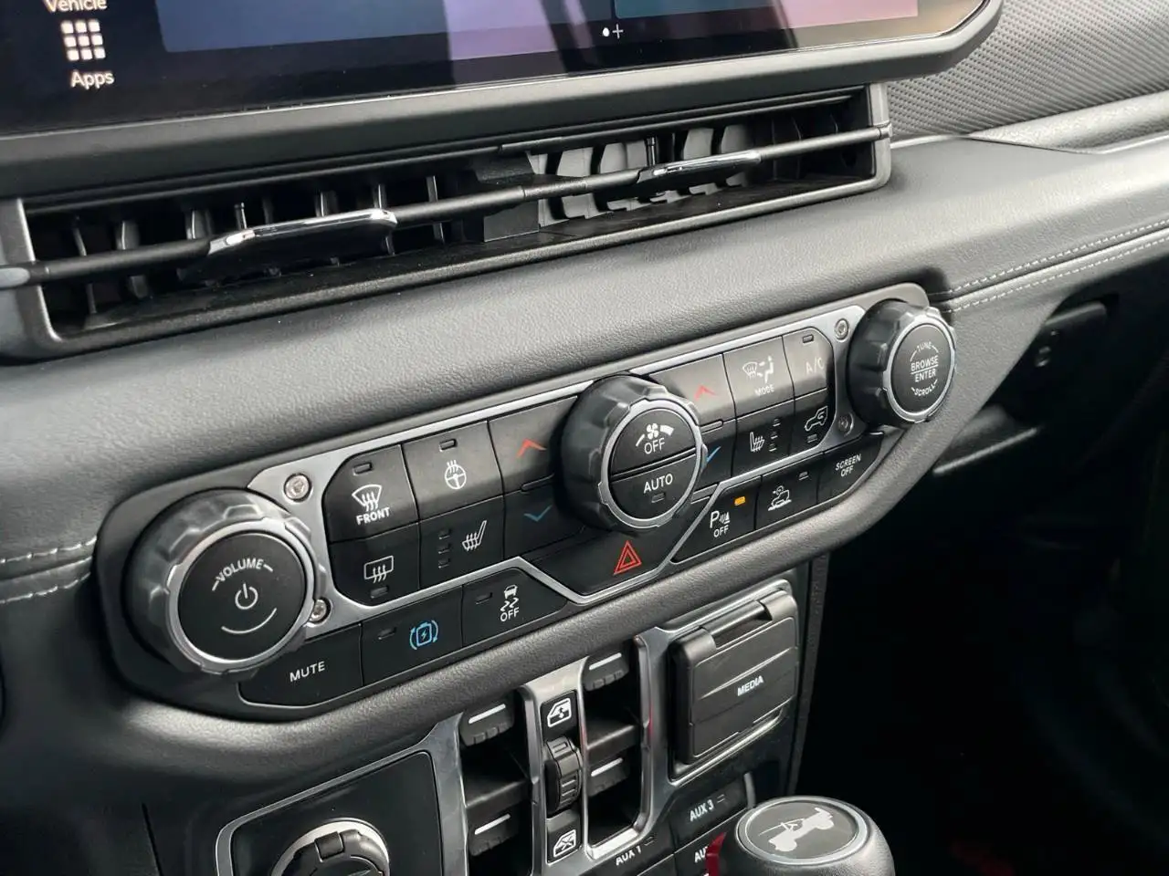 Jeep Wrangler - Image 18