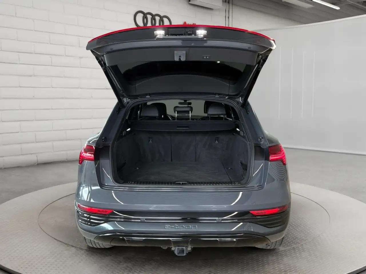 Audi Q8 e-tron - Image 21