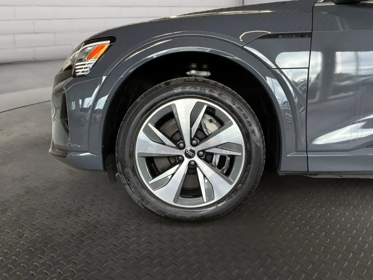 Audi Q8 e-tron - Image 9