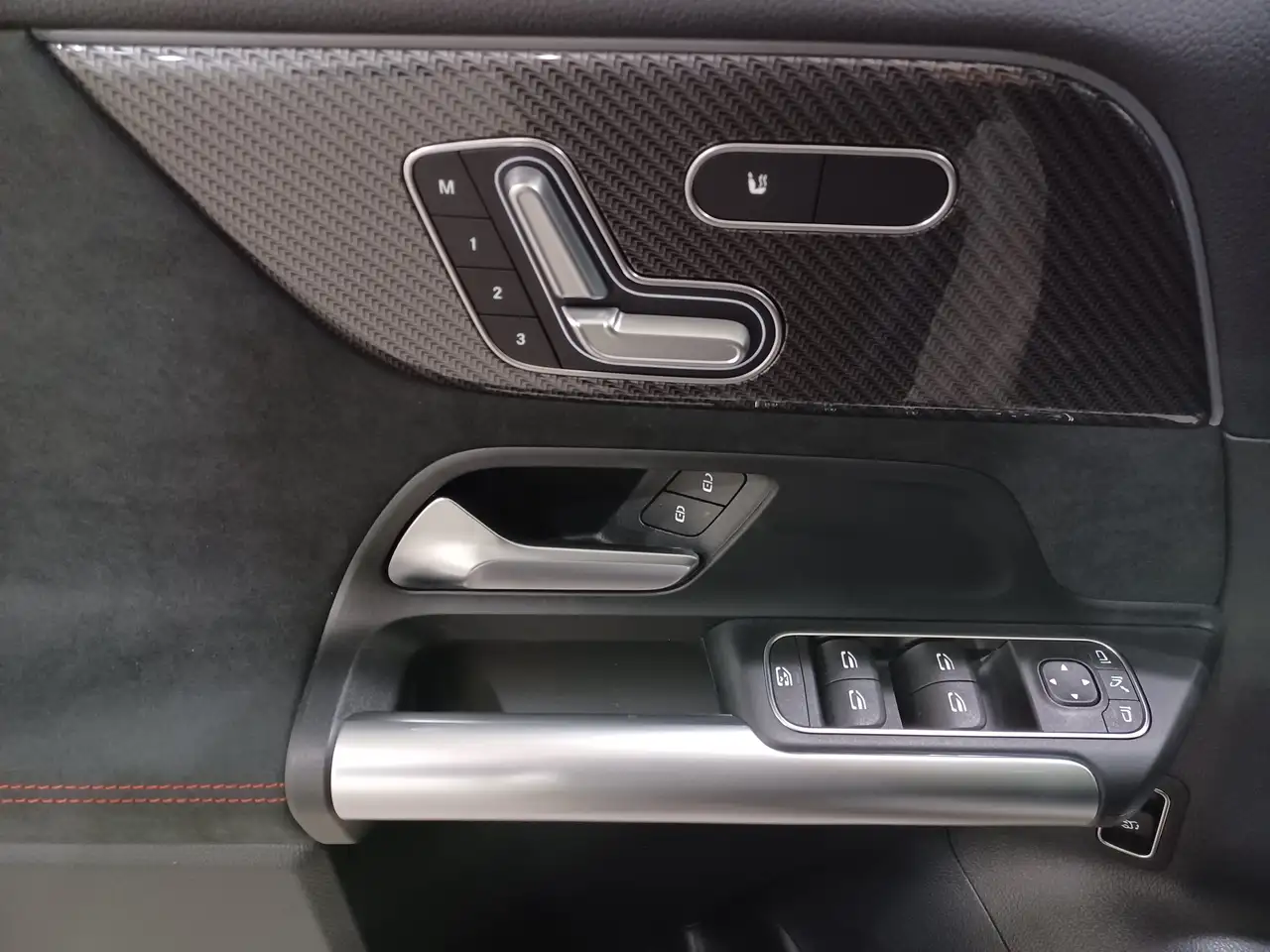 Mercedes-Benz GLA - Image 17