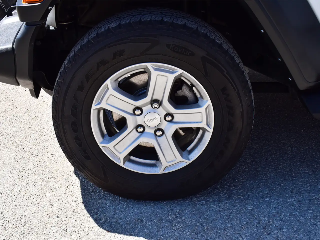 Jeep Wrangler - Image 8