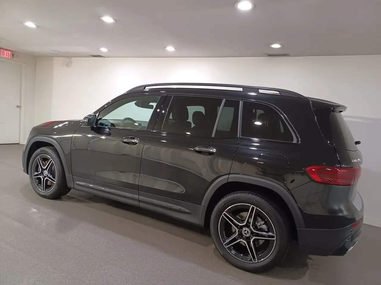 Mercedes-Benz GLB - Image 14