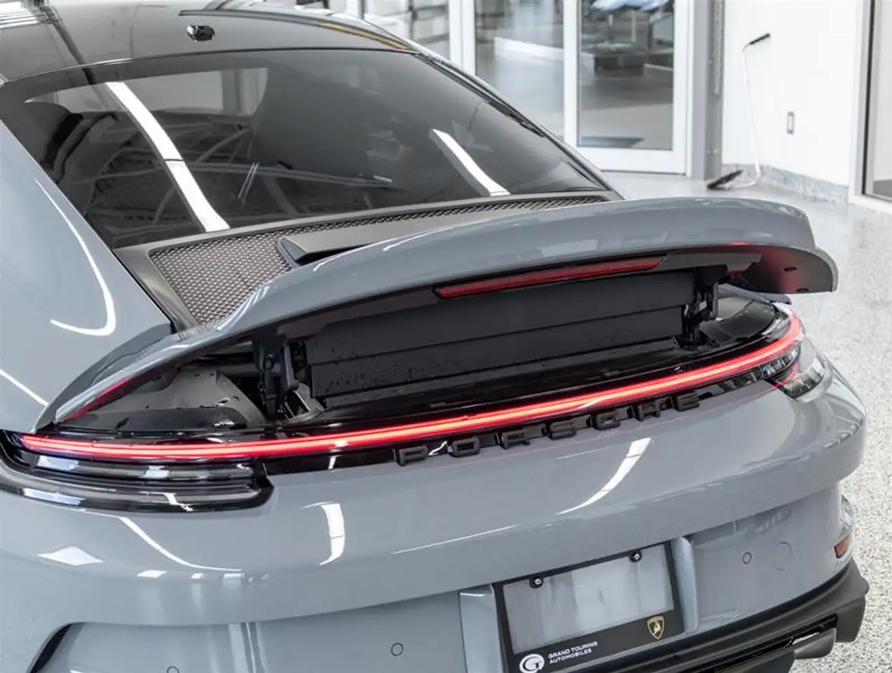 Porsche 911 - Image 47
