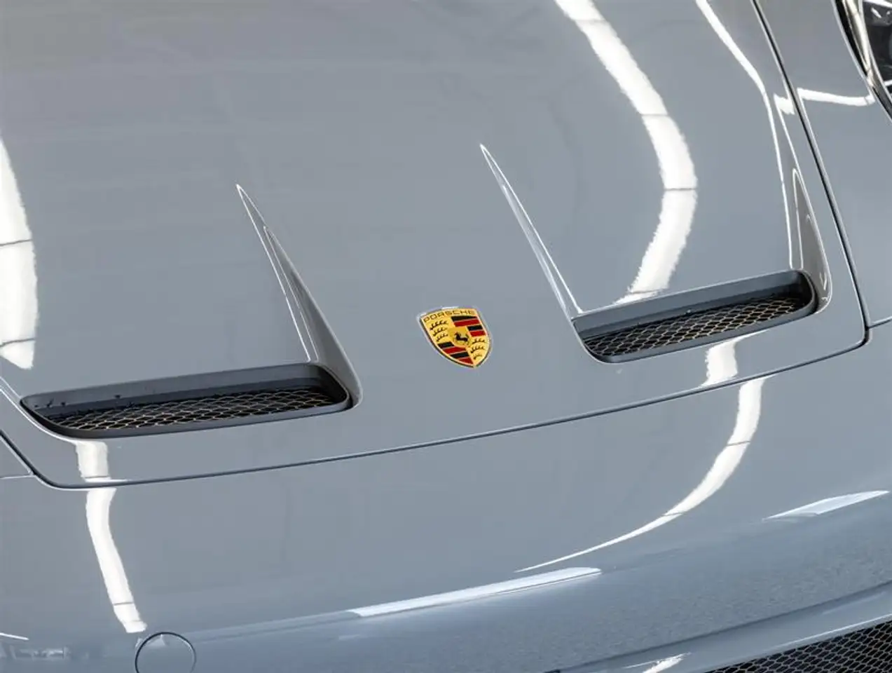 Porsche 911 - Image 35