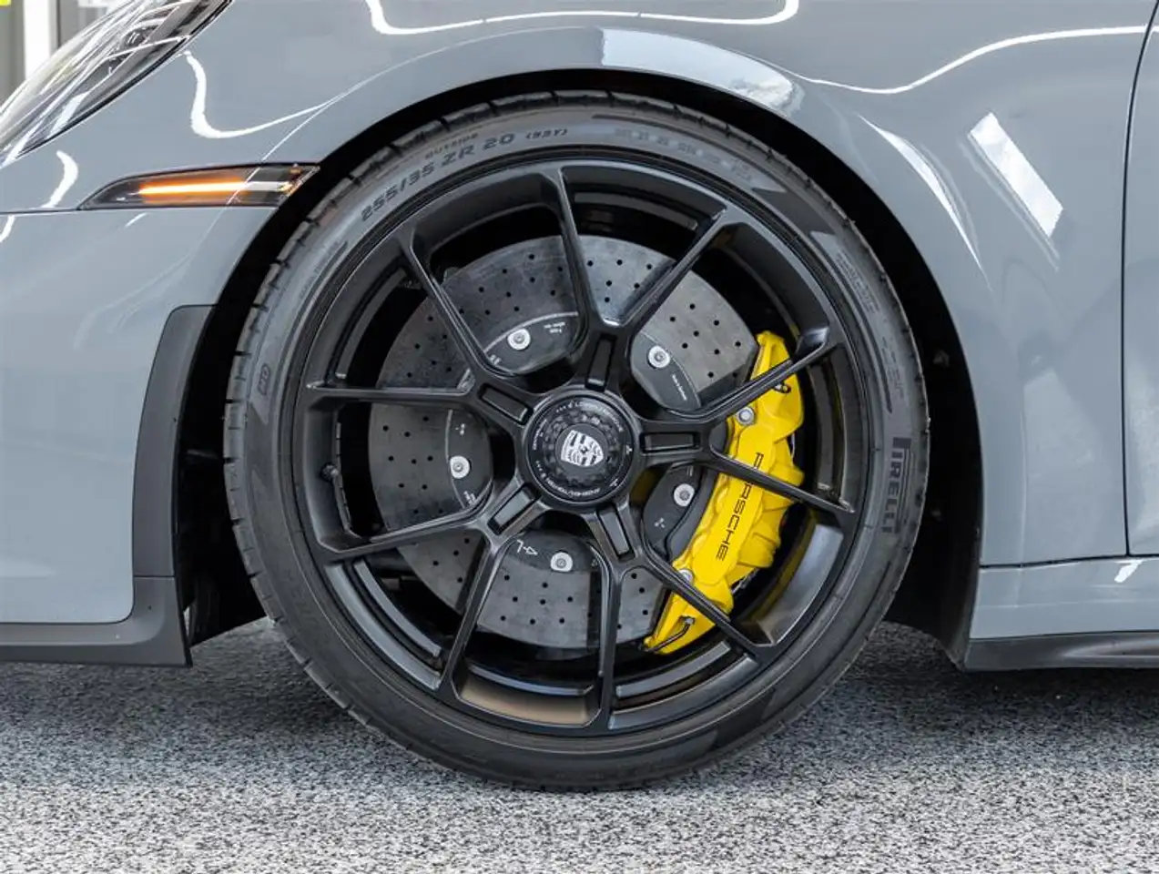 Porsche 911 - Image 38
