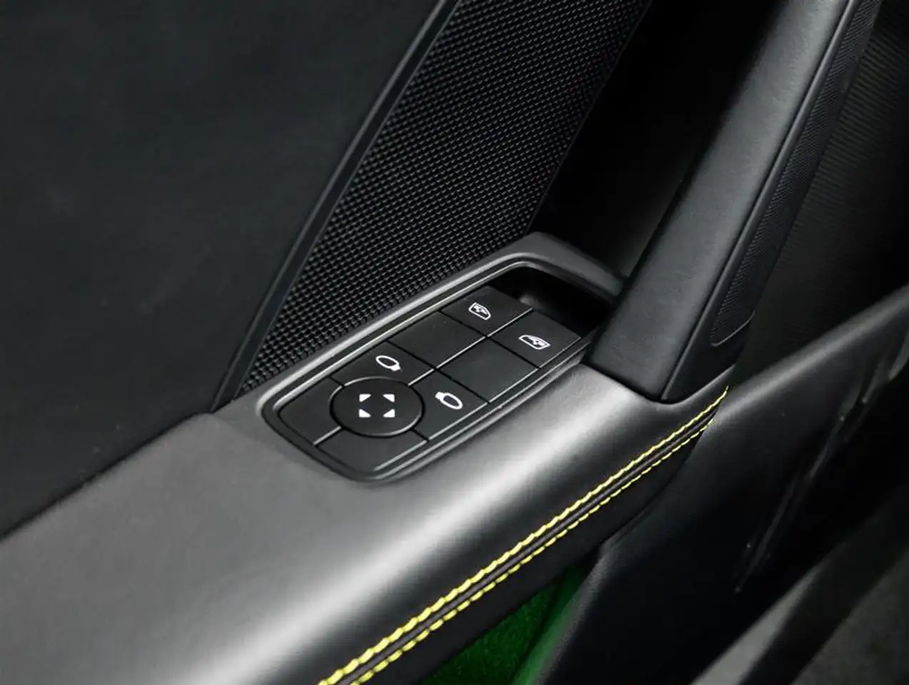 Porsche 911 - Image 19