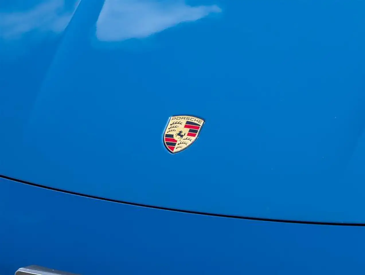Porsche Taycan - Image 11