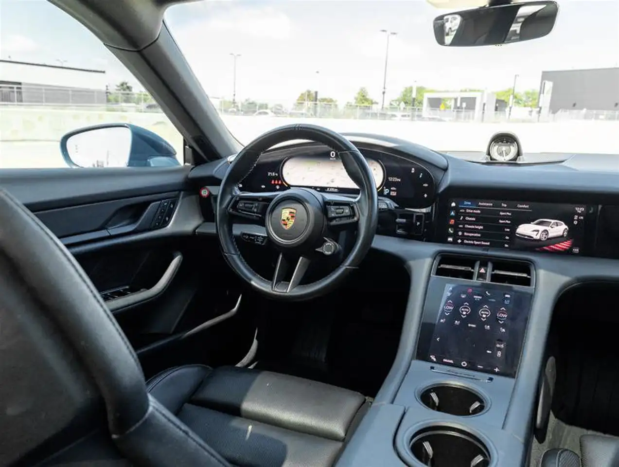 Porsche Taycan - Image 38