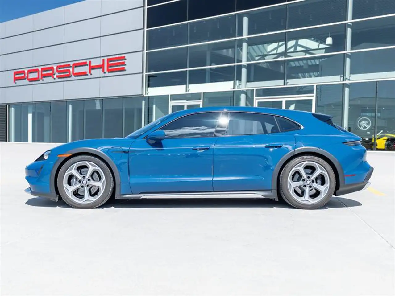 Porsche Taycan - Image 3