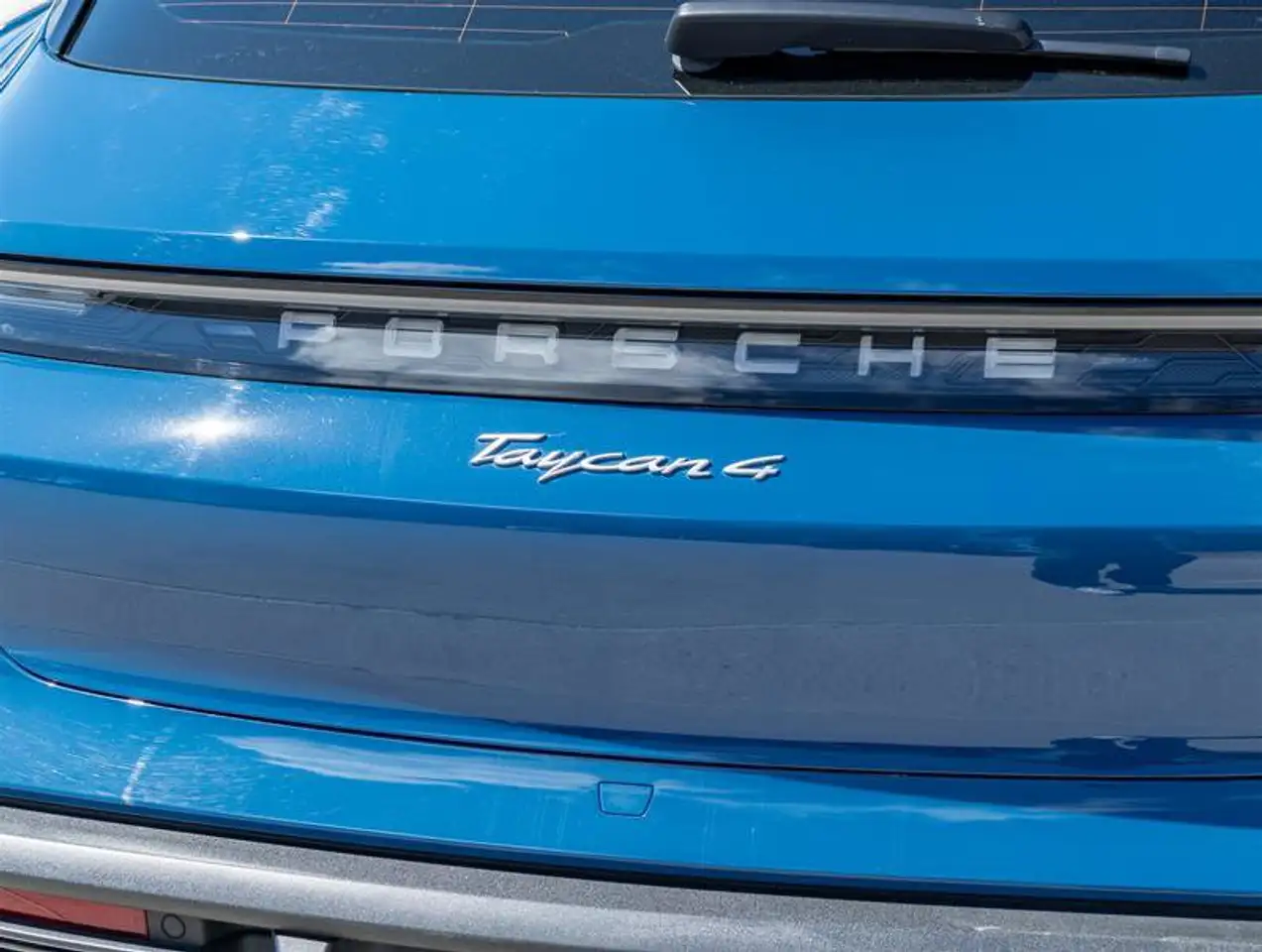 Porsche Taycan - Image 7