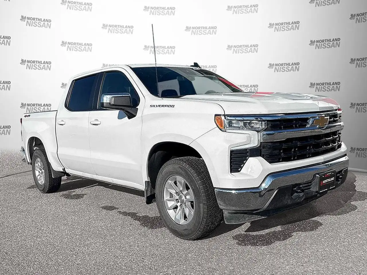 Chevrolet Silverado 1500 - Image 11