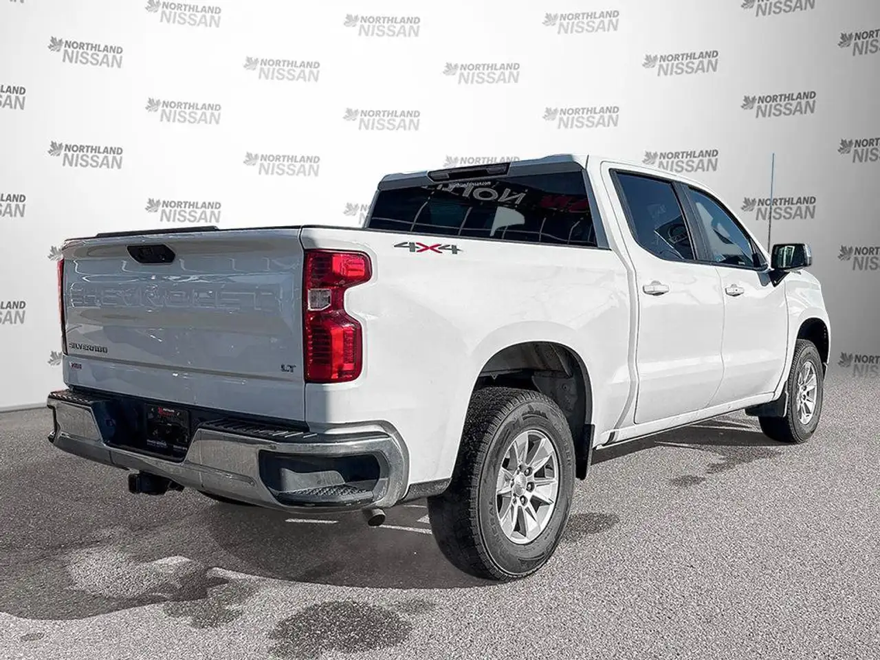 Chevrolet Silverado 1500 - Image 8