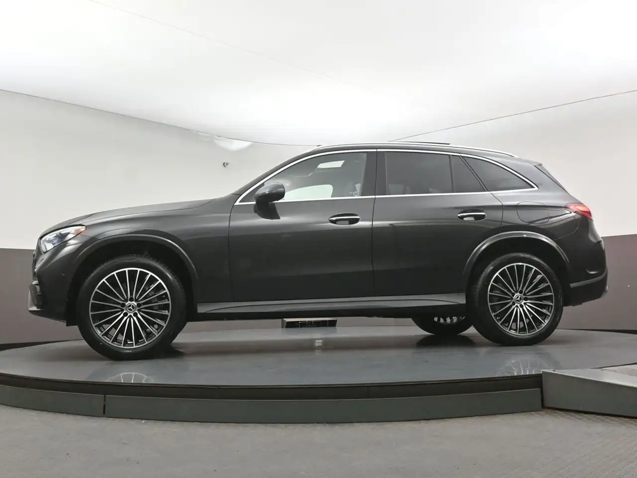 Mercedes-Benz GLC - Image 44